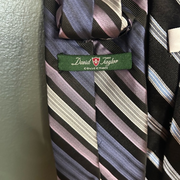 Lot of Five (5) Men’s Neck Ties Assorted Brands - Picture 3 of 7